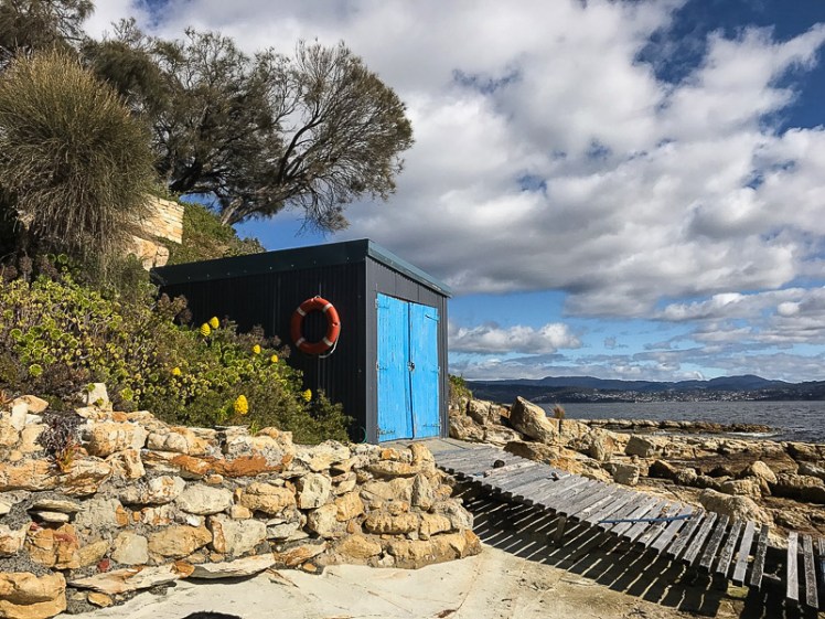 Glenvar beach boatshed.jpg